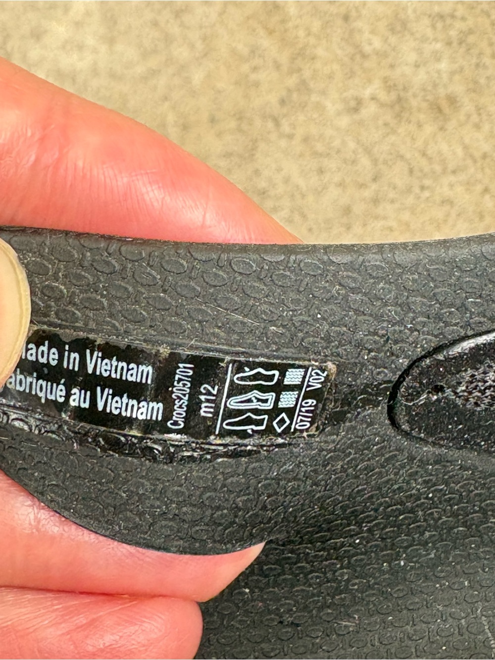 Crocs Men's Swiftwater Mesh Wave Slip On Sandals Black/Grey - Like New! Size 12 - Picture 4 of 8